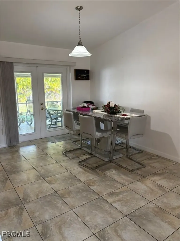 121 SW Trafalgar Parkway Cape Coral FL 33991