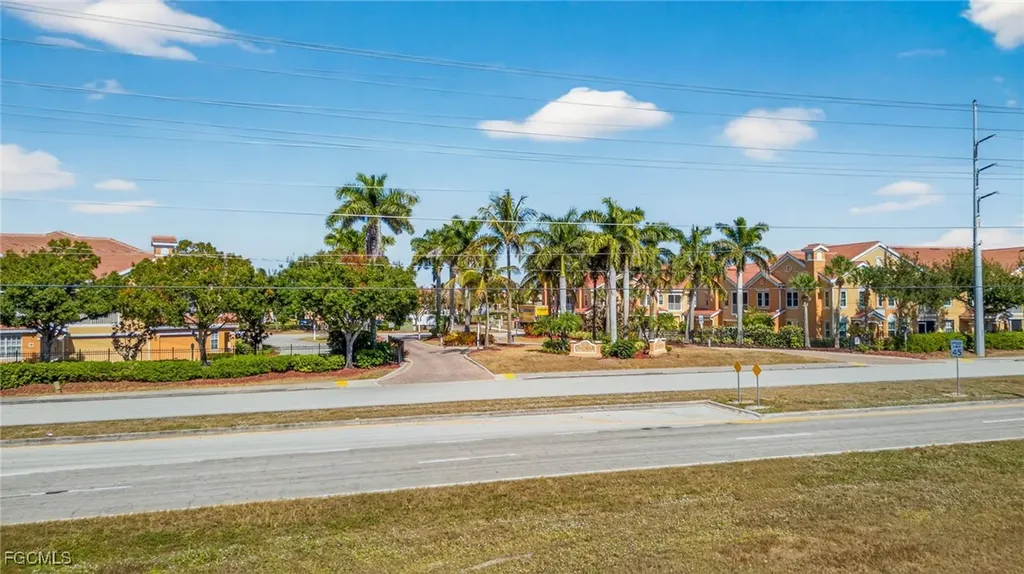1854 Concordia Lake Circle Cape Coral FL 33909