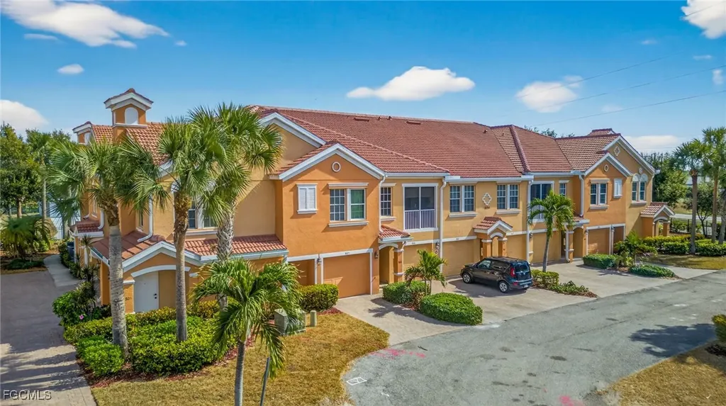 1854 Concordia Lake Circle Cape Coral FL 33909