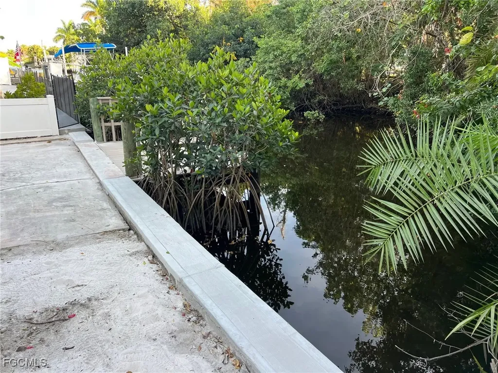 56 Cardinal Drive North Fort Myers FL 33917