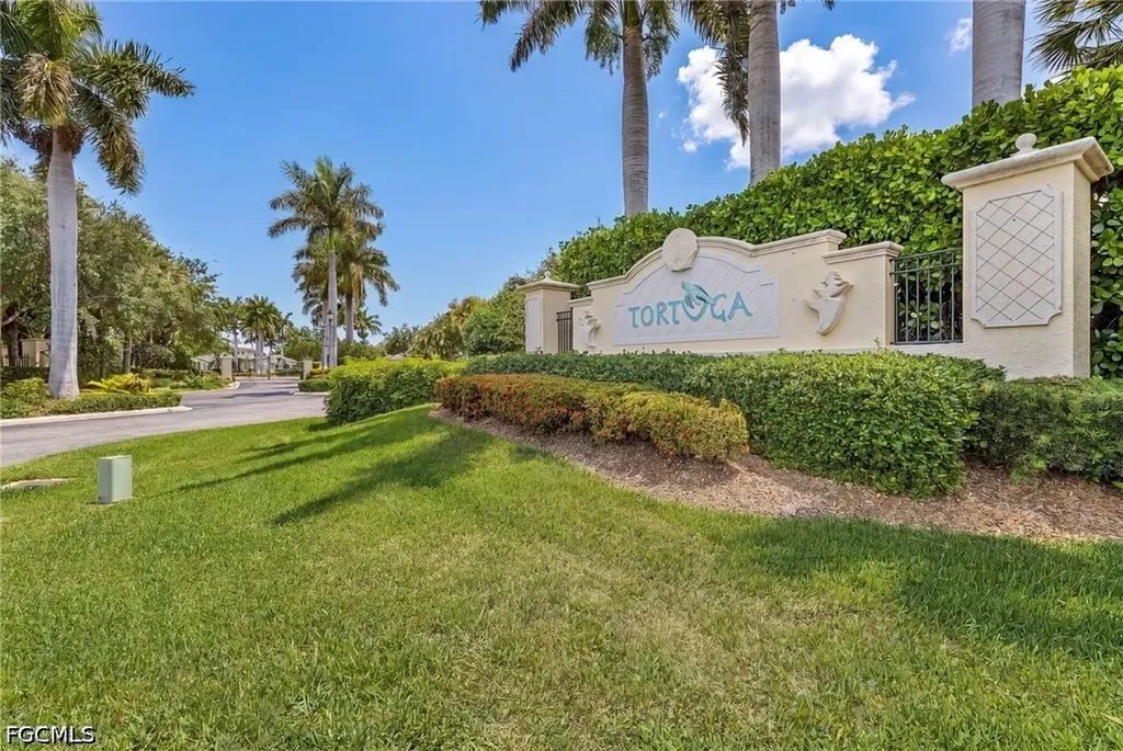 9931 Periwinkle Preserve Lane Fort Myers FL 33919
