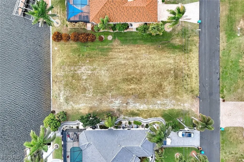 2210 SW 52nd Lane Cape Coral FL 33914