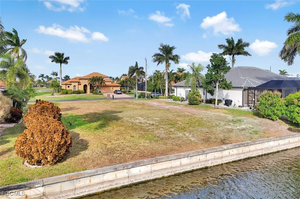 2210 SW 52nd Lane Cape Coral FL 33914