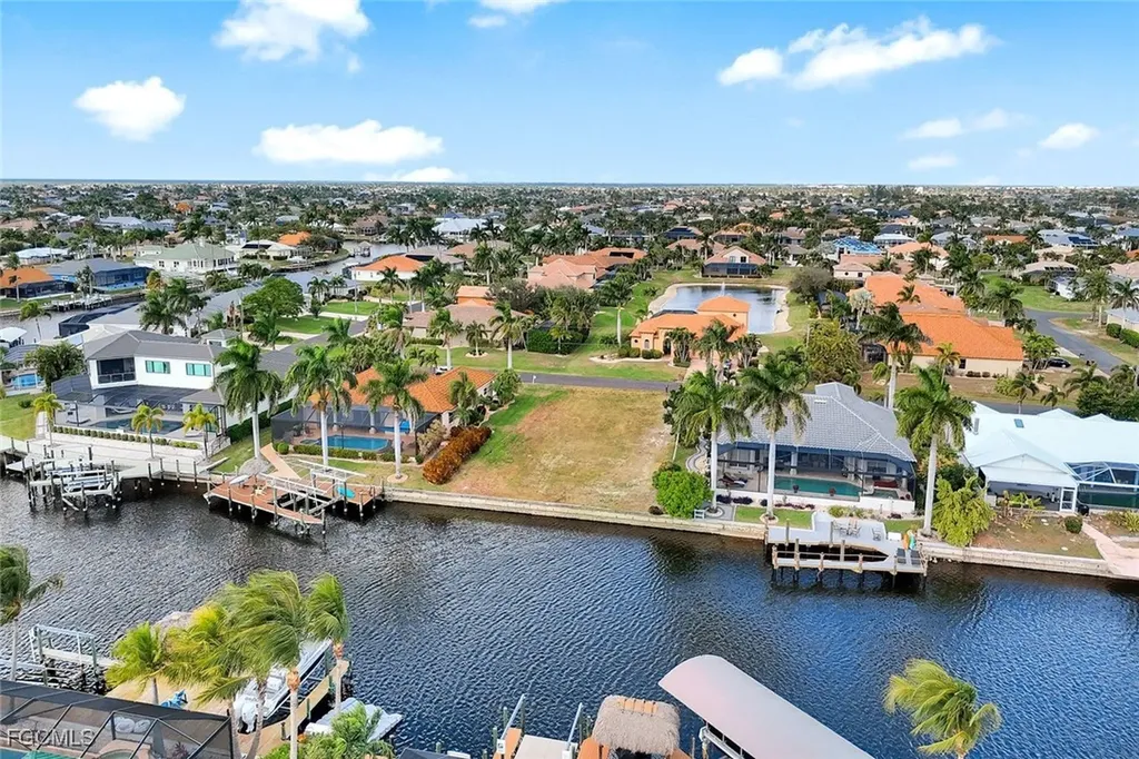 2210 SW 52nd Lane Cape Coral FL 33914