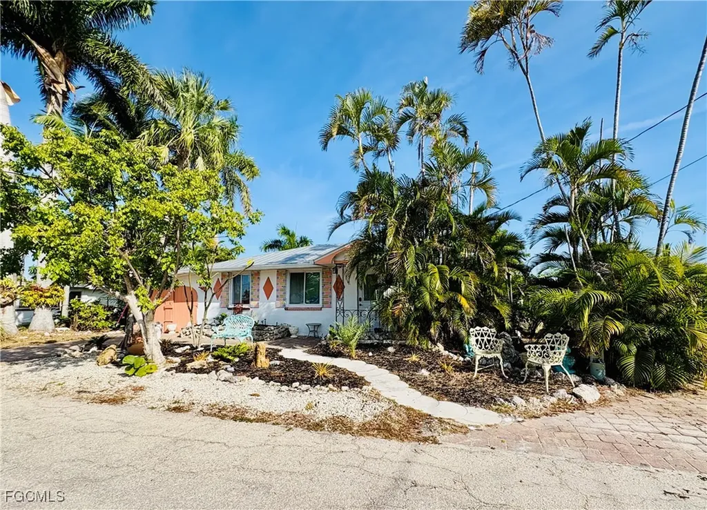 11242 Matlacha Avenue Matlacha FL 33993