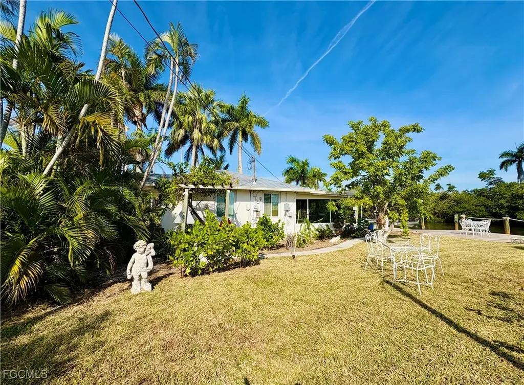 11242 Matlacha Avenue Matlacha FL 33993