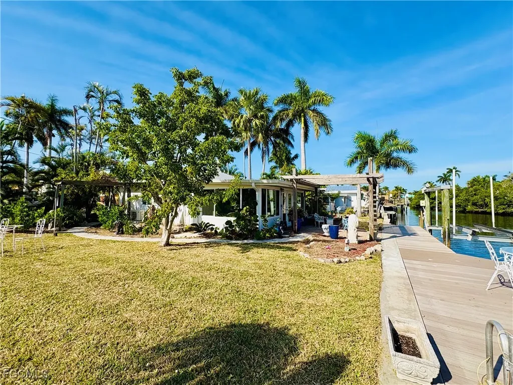 11242 Matlacha Avenue Matlacha FL 33993