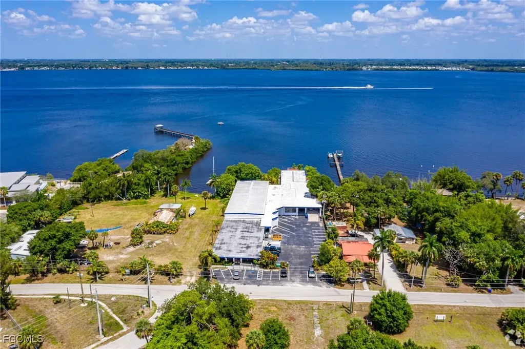 3131 E Riverside Drive Fort Myers FL 33916
