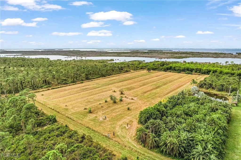 ST. James City FL, 6251 Stringfellow Road