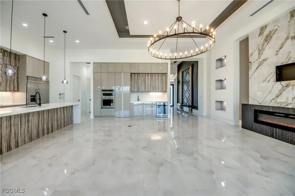 5254 Tamiami Court Cape Coral FL 33904