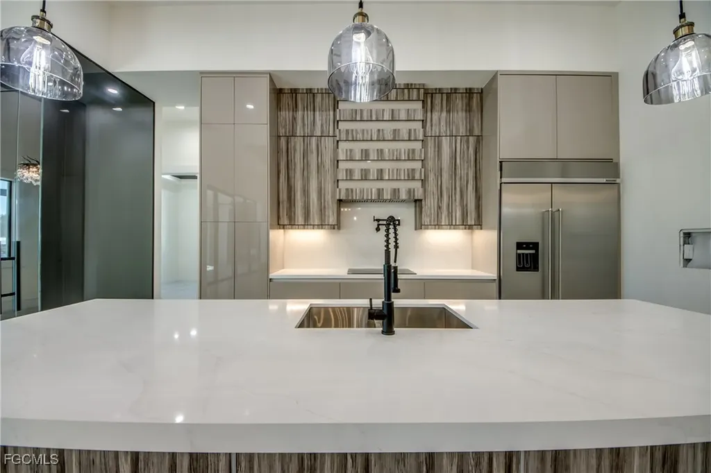 5254 Tamiami Court Cape Coral FL 33904