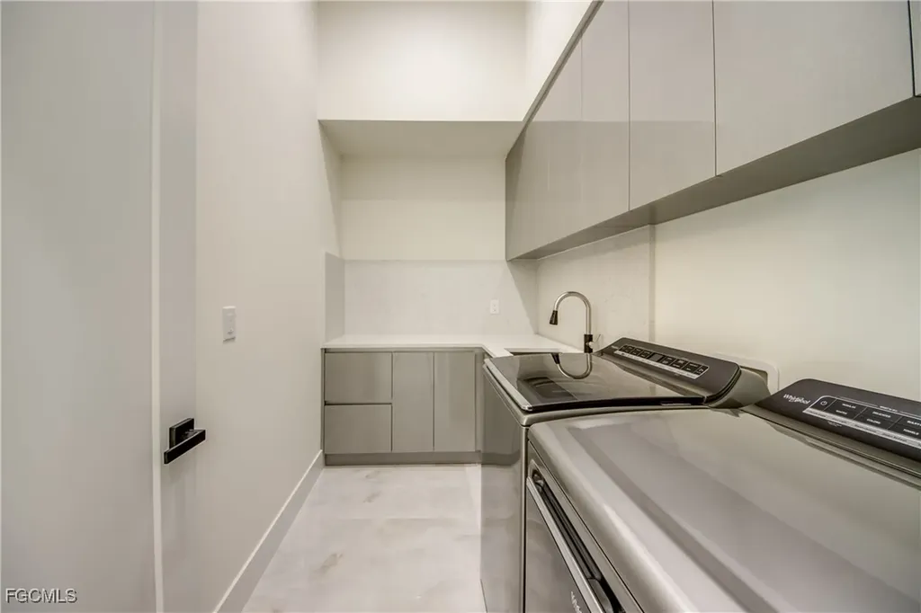 5254 Tamiami Court Cape Coral FL 33904