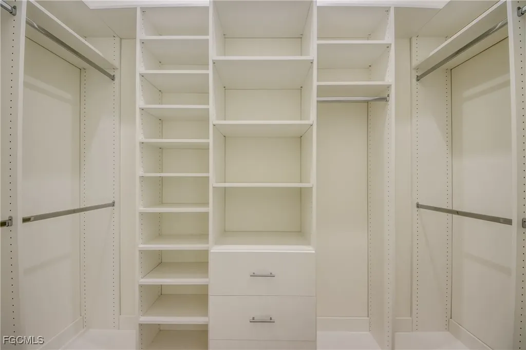 5254 Tamiami Court Cape Coral FL 33904