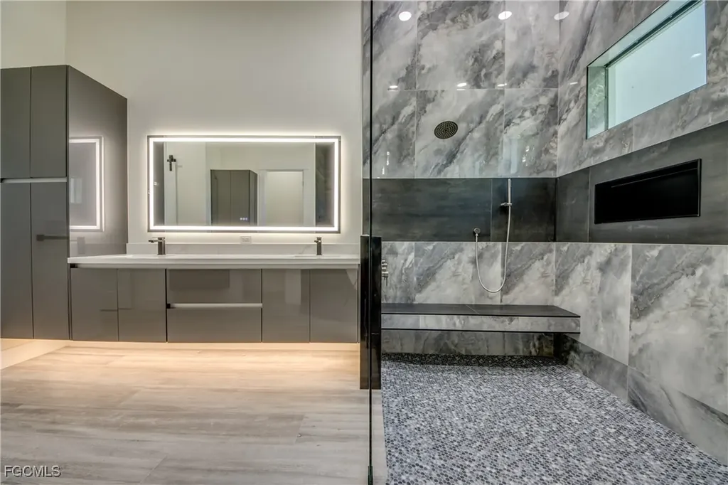 5254 Tamiami Court Cape Coral FL 33904