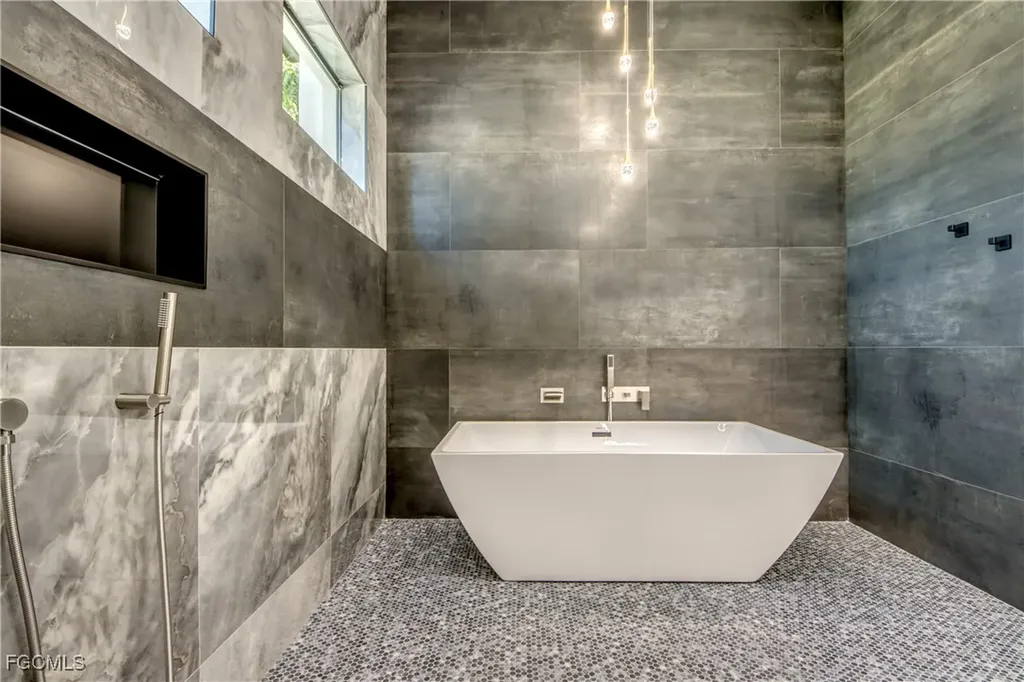 5254 Tamiami Court Cape Coral FL 33904