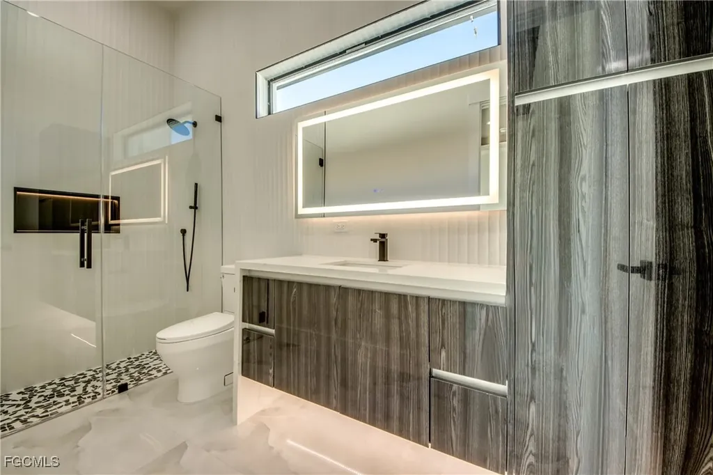 5254 Tamiami Court Cape Coral FL 33904