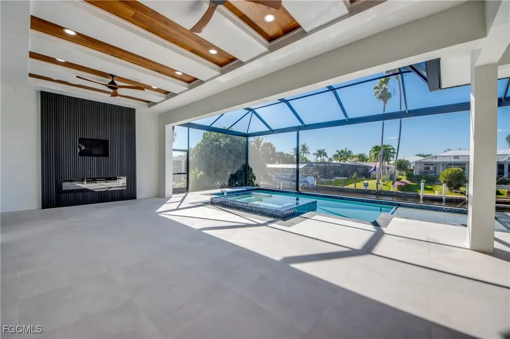 5254 Tamiami Court Cape Coral FL 33904