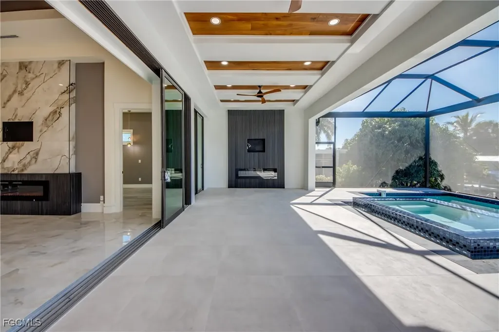 5254 Tamiami Court Cape Coral FL 33904