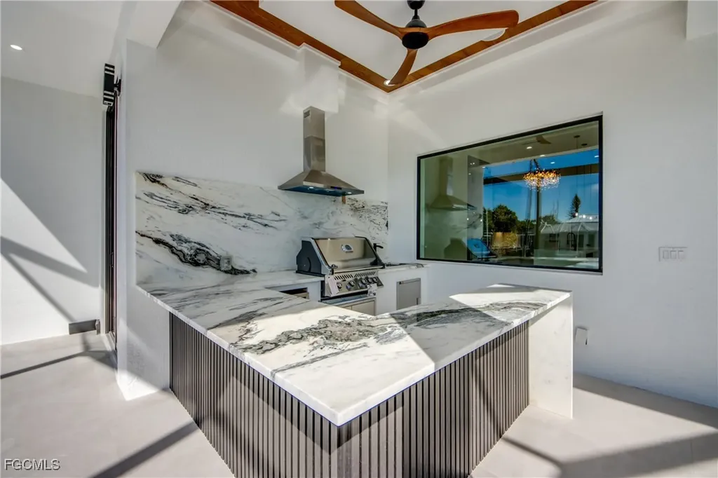 5254 Tamiami Court Cape Coral FL 33904