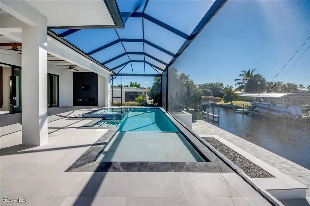 5254 Tamiami Court Cape Coral FL 33904