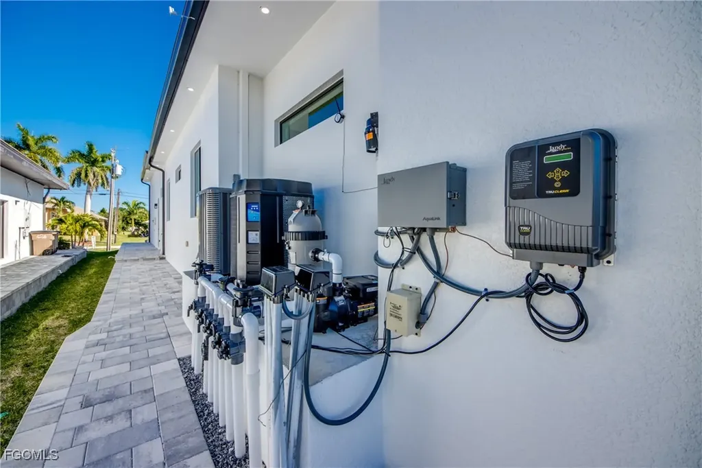 5254 Tamiami Court Cape Coral FL 33904