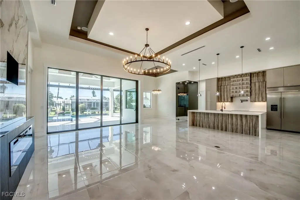 5254 Tamiami Court Cape Coral FL 33904