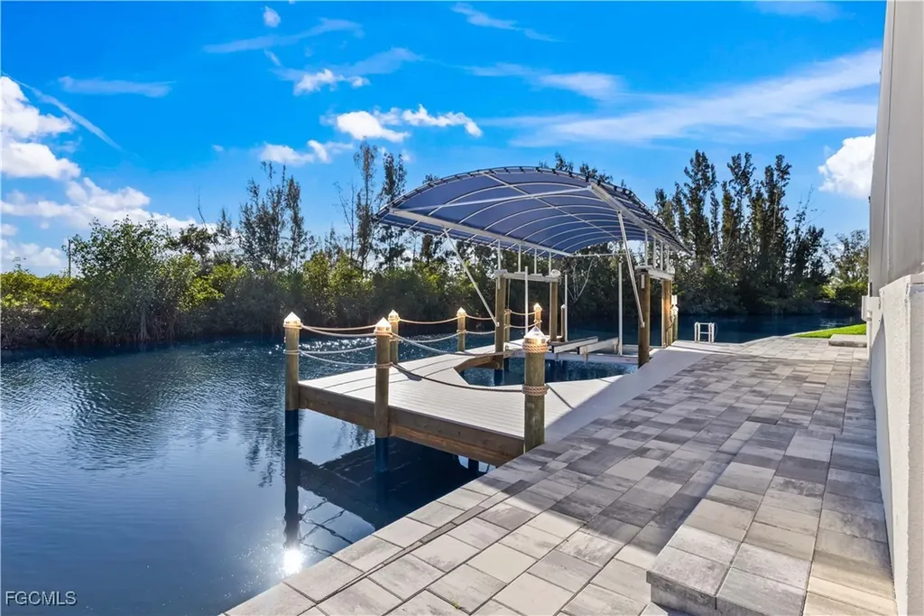 3906 SW 6th Terrace Cape Coral FL 33991