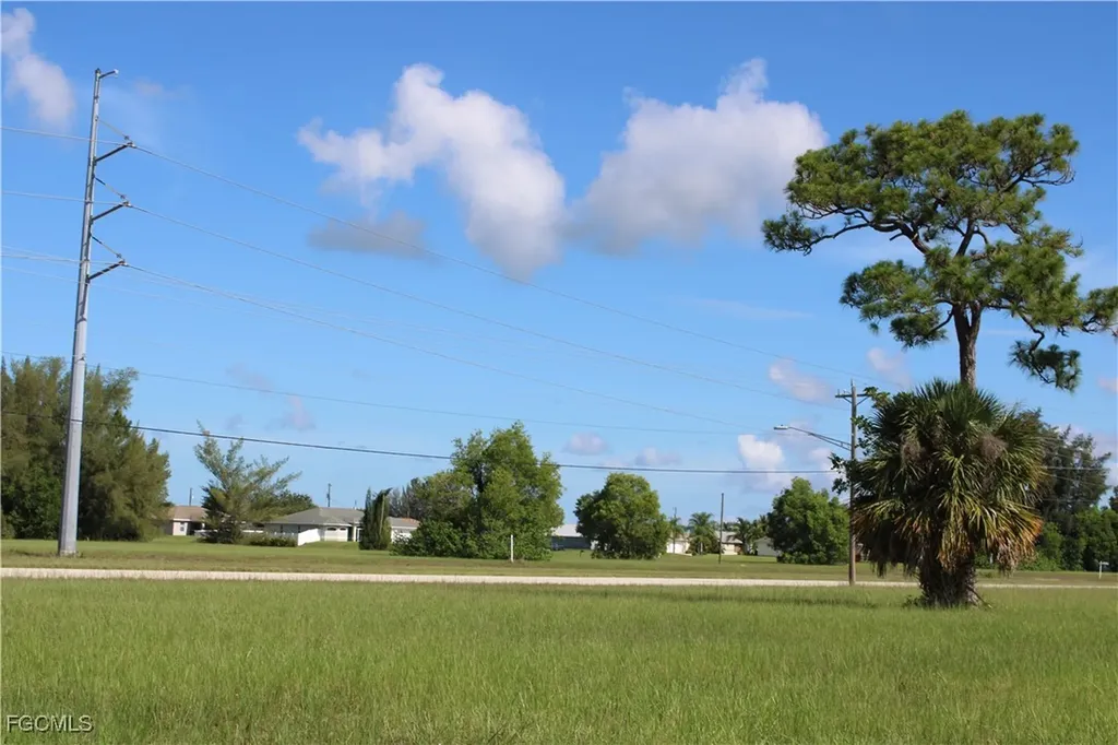 1719 Santa Barbara Boulevard N Cape Coral FL 33993