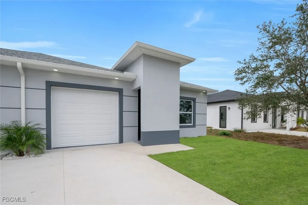 4648/4650 Leonard Boulevard S Lehigh Acres FL 33973