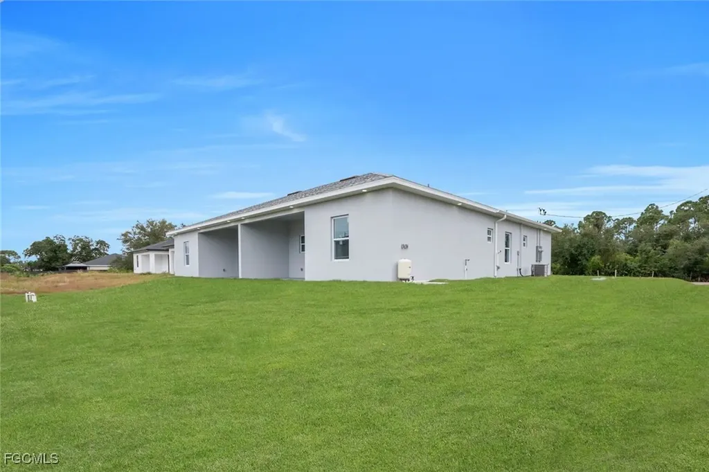 4648/4650 Leonard Boulevard S Lehigh Acres FL 33973