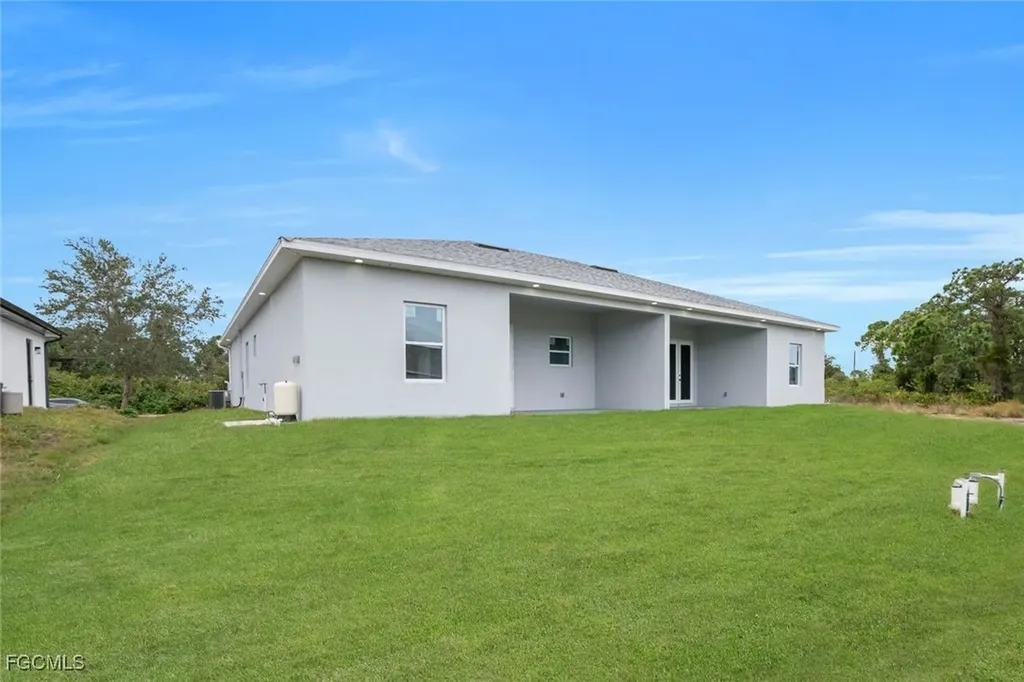 4648/4650 Leonard Boulevard S Lehigh Acres FL 33973