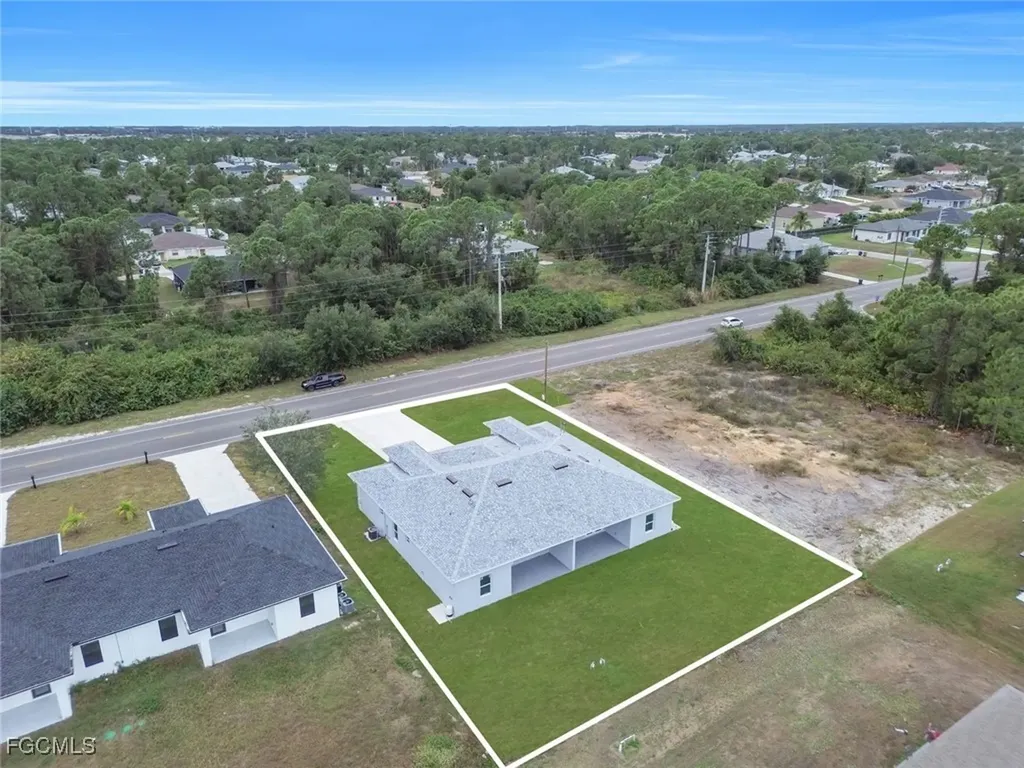 4648/4650 Leonard Boulevard S Lehigh Acres FL 33973