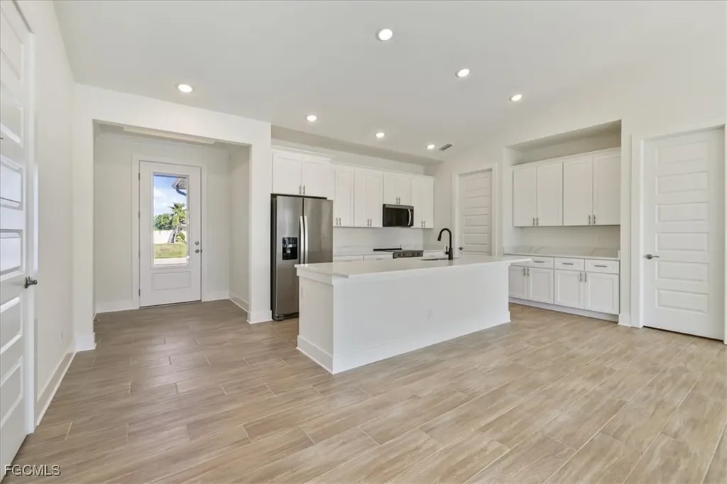 932 SW 36th Terrace Cape Coral FL 33914