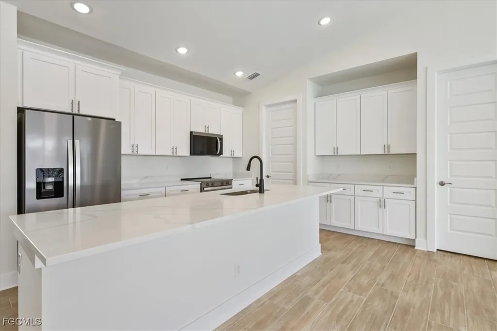 932 SW 36th Terrace Cape Coral FL 33914