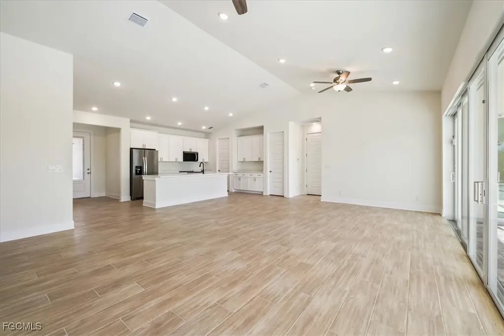 932 SW 36th Terrace Cape Coral FL 33914