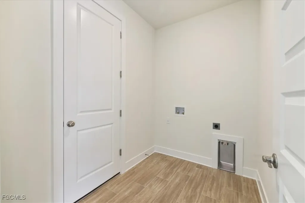 932 SW 36th Terrace Cape Coral FL 33914