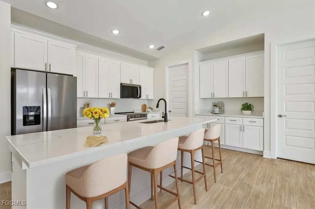 932 SW 36th Terrace Cape Coral FL 33914