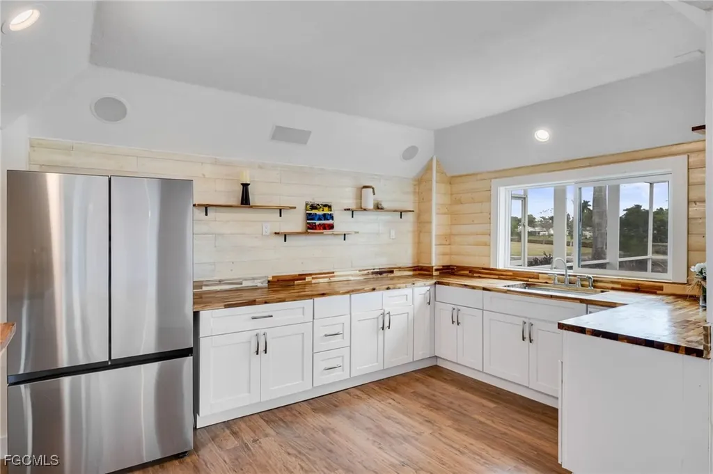 6106 Plumosa Avenue Fort Myers FL 33908