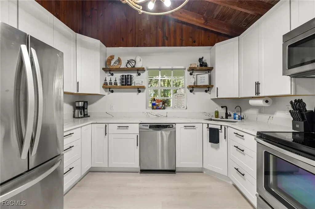17780-800 Caloosa Road Alva FL 33920