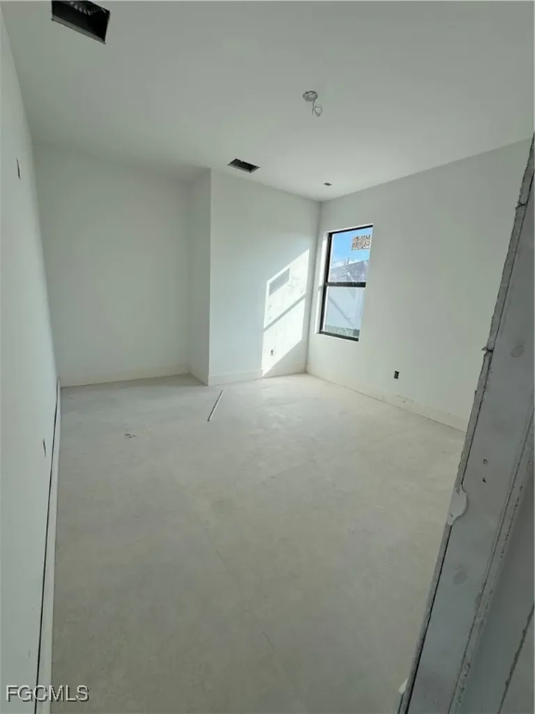 2126 NW 41st Avenue Cape Coral FL 33993
