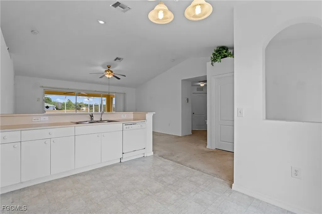 2812 Beth Avenue N Lehigh Acres FL 33971