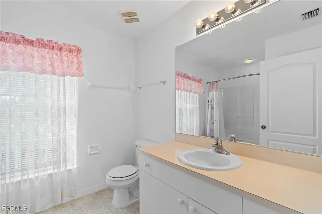 2812 Beth Avenue N Lehigh Acres FL 33971
