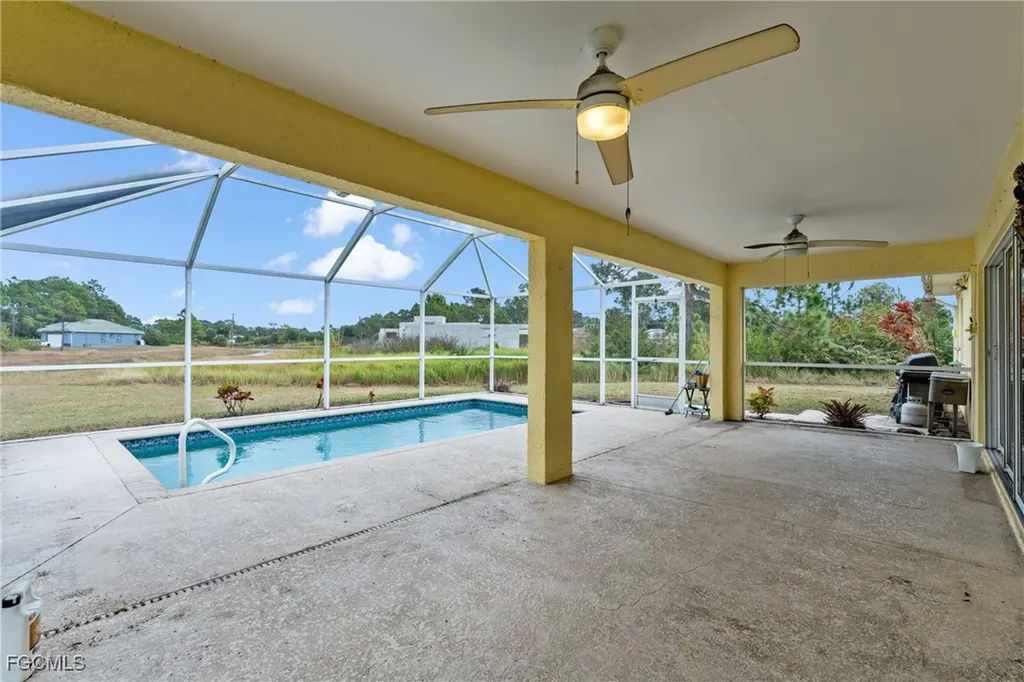 2812 Beth Avenue N Lehigh Acres FL 33971