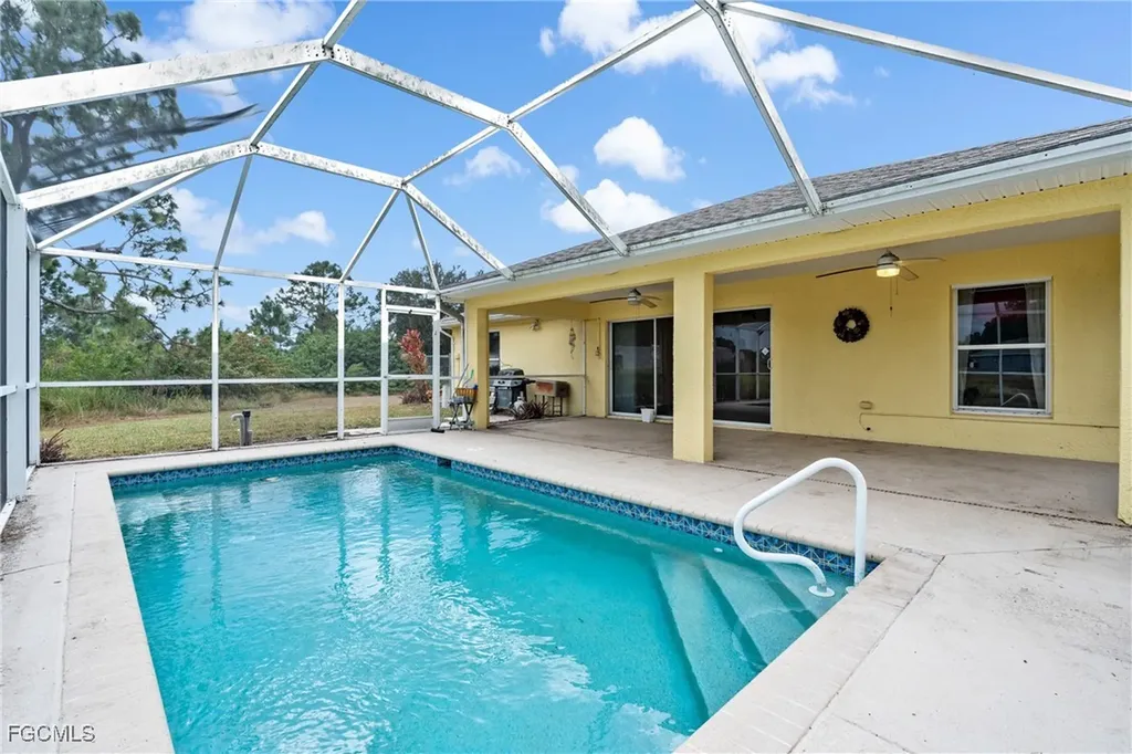 2812 Beth Avenue N Lehigh Acres FL 33971