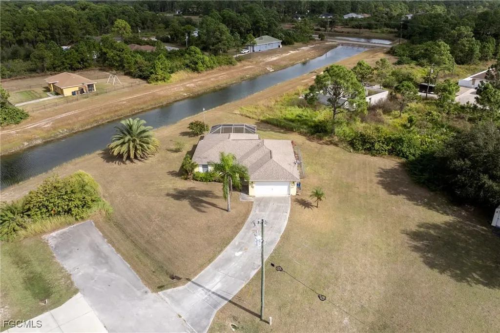 2812 Beth Avenue N Lehigh Acres FL 33971