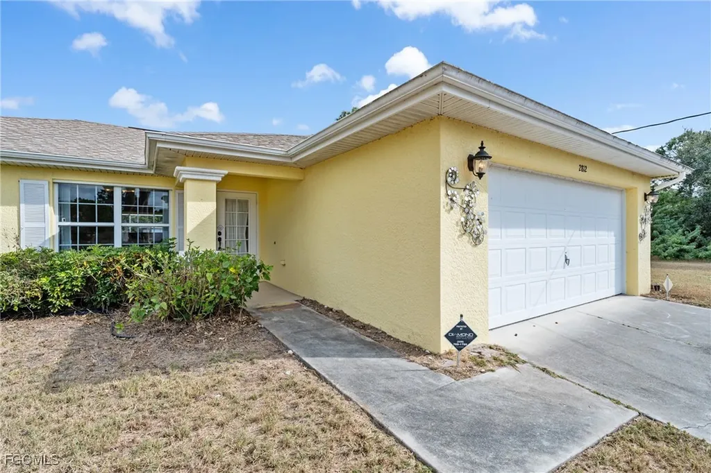 2812 Beth Avenue N Lehigh Acres FL 33971
