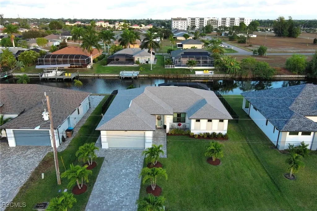2233 SW 17th Place Cape Coral FL 33991