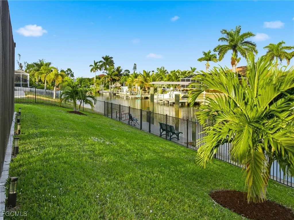 2233 SW 17th Place Cape Coral FL 33991