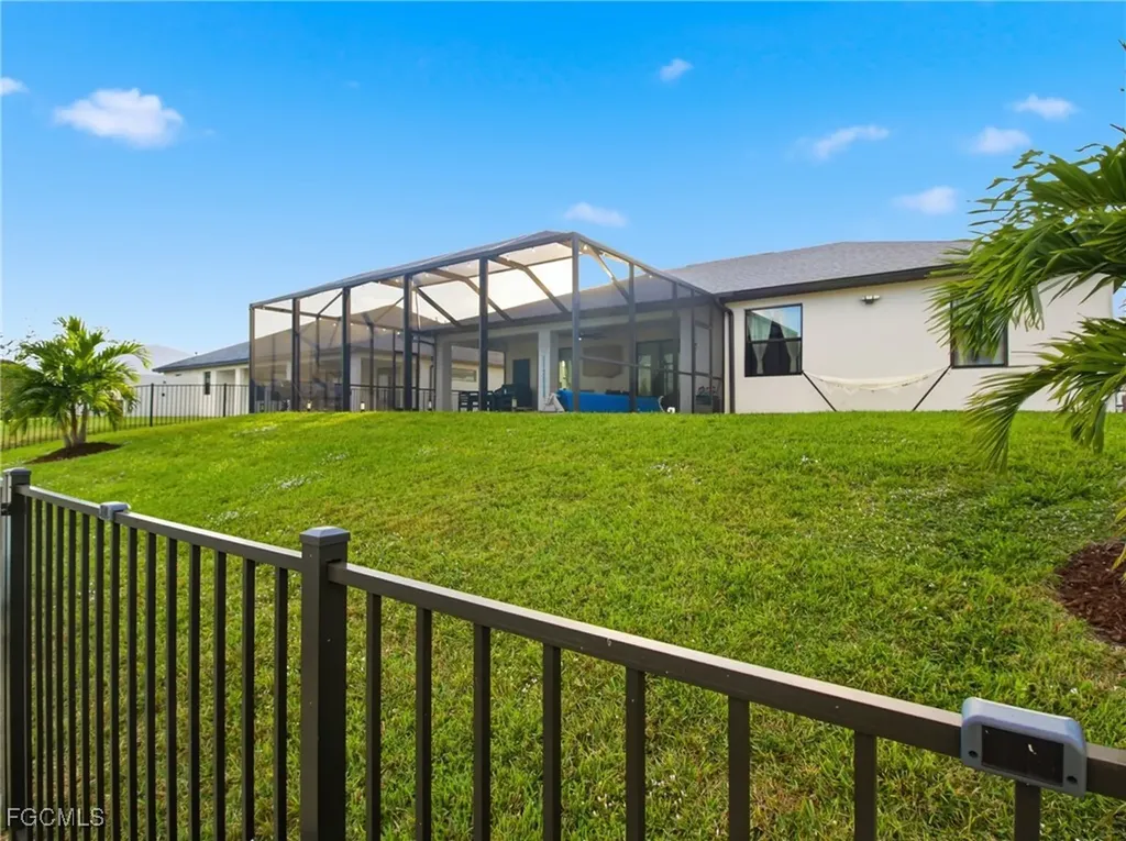 2233 SW 17th Place Cape Coral FL 33991