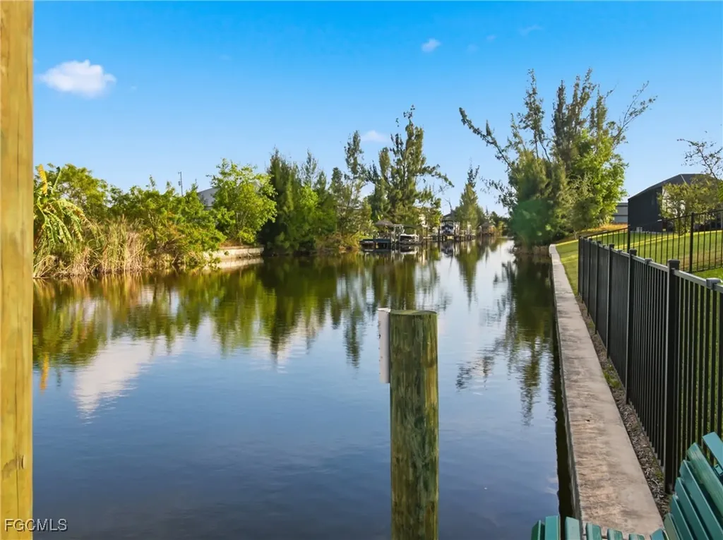 2233 SW 17th Place Cape Coral FL 33991